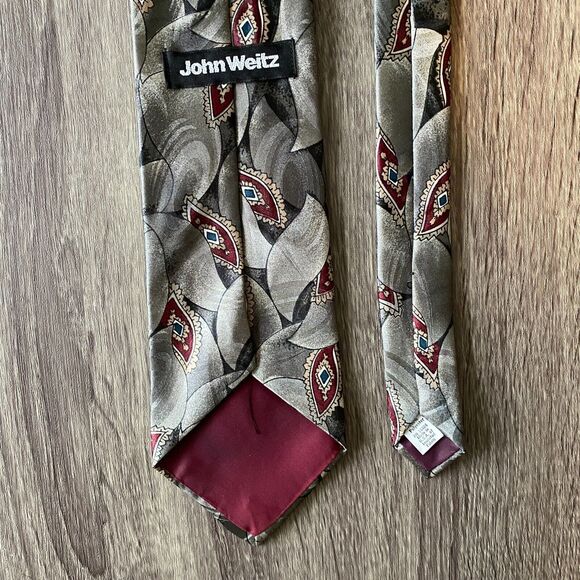 John Weitz Men's Gray Burgundy Geometric Satin NeckTie 56" x 3.75" Made In USA - Picture 4 of 5